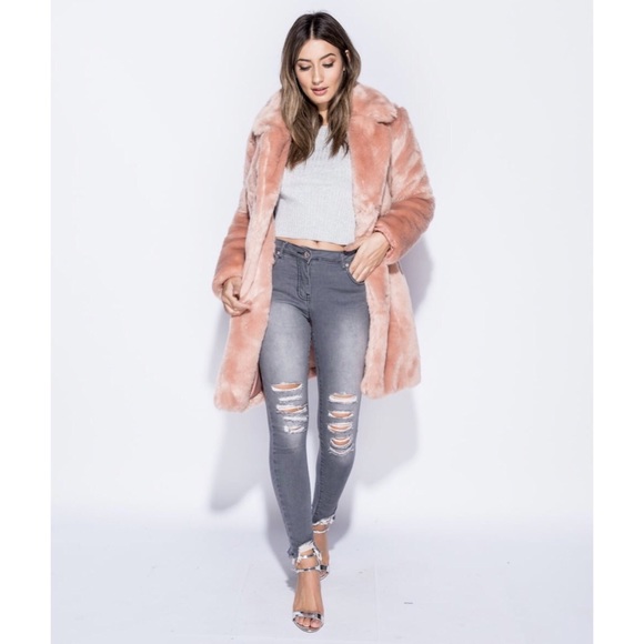 🚨SALE!! Faux Fur Coat - Picture 3 of 8